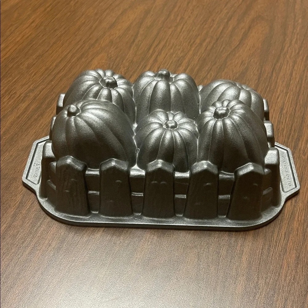 Nordic Ware Pumpkin‎ Patch Loaf Pan